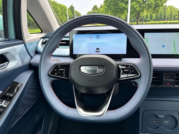 2025 Geely Geometry E 39.4 kWh, зелёный, 1335000 рублей - вид 7