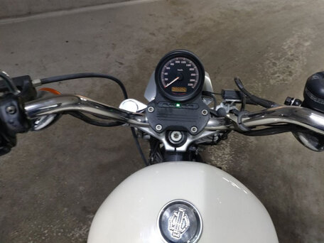 2011 Harley-Davidson Sportster 883, белый, 520000 рублей, вид 5
