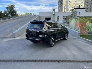 2021 Toyota Land Cruiser Prado 150 Series Рестайлинг 3, чёрный, 6590000 рублей, вид 2