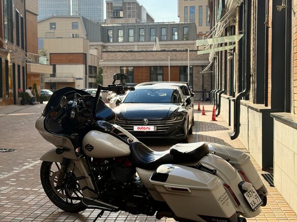 2020 Harley-Davidson CVO Road Glide, серый, 2775000 рублей - вид 9
