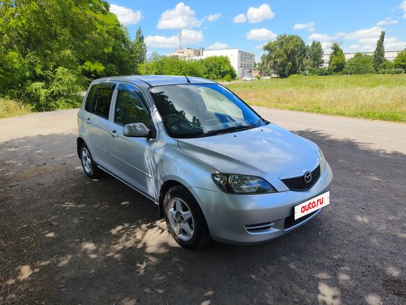 2002 Mazda Demio I (DW), серебристый, 315000 рублей - вид 2