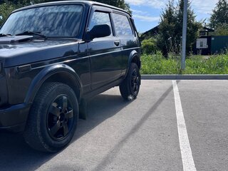 2015 Lada (ВАЗ) 2121 (4x4) Urban I Рестайлинг, чёрный, 460000 рублей, вид 3