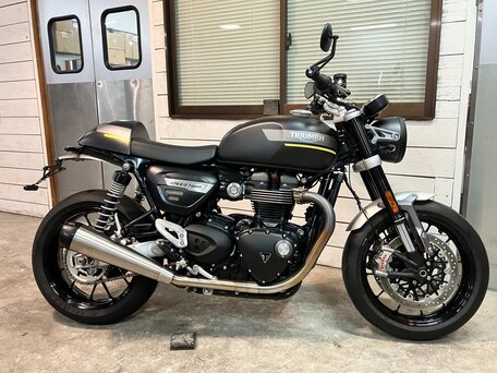 2022 Triumph Speed Twin, чёрный, 1237000 рублей, вид 1