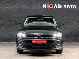 2020 Volkswagen Tiguan II, чёрный, 2650000 рублей, вид 2