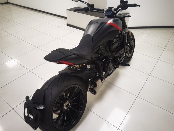 2021 Ducati Diavel, серый, 2899000 рублей - вид 19
