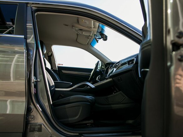 2022 Geely Atlas Pro, серый, 1830000 рублей - вид 10