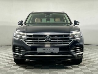 2019 Volkswagen Touareg III, чёрный, 6089000 рублей, вид 2