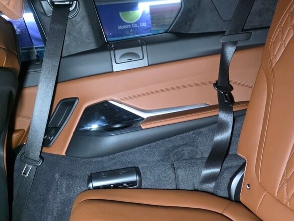 2024 BMW X7 40i I (G07) Рестайлинг, белый - вид 13
