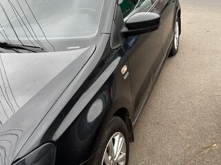 2013 Volkswagen Polo V, чёрный, 600000 рублей, вид 3