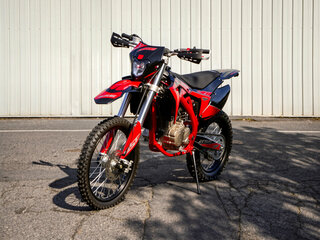 2026 BSE Z11, красный, 179800 рублей, вид 2