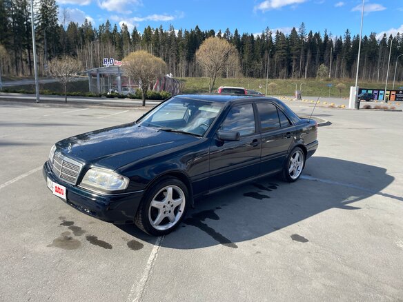 1996 Mercedes-Benz C-Класс 200 I (W202), синий, 550000 рублей