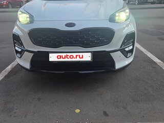 2021 Kia Sportage IV Рестайлинг, белый, 3000000 рублей, вид 1
