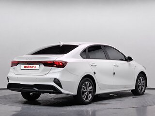 2024 Kia K3 II Рестайлинг, белый, 1950000 рублей, вид 2