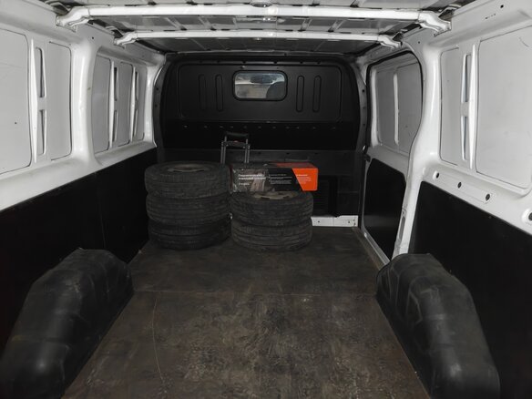 2009 Ford Transit, белый, 1400000 рублей - вид 8