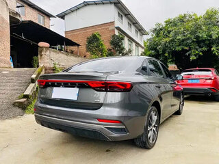 2022 Geely Emgrand II, серый, 895000 рублей, вид 4