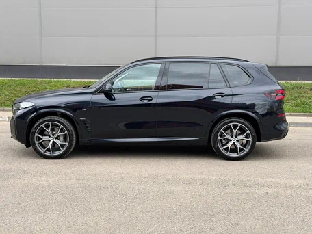 2026 BMW X5 Long 30Li IV (G05/G18) Рестайлинг, чёрный, 9200000 рублей, вид 4