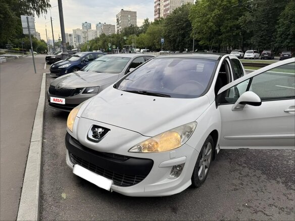 2009 Peugeot 308 I, белый - вид 4