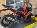 2022 KTM RC 390, оранжевый - вид 5