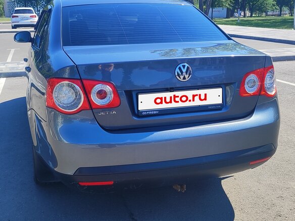 2010 Volkswagen Jetta V, серый, 650000 рублей - вид 2
