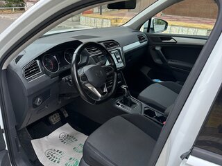 2020 Volkswagen Tiguan II Рестайлинг, белый, 2050000 рублей, вид 4