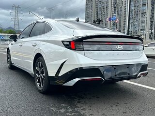 2023 Hyundai Sonata VIII (DN8) Рестайлинг, белый, 2135000 рублей, вид 4