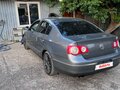 2005 Volkswagen Passat B6, серый, 660000 рублей - вид 11