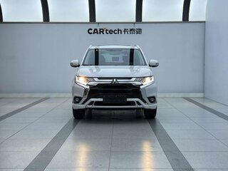 2022 Mitsubishi Outlander III Рестайлинг 3, белый, 1640000 рублей, вид 2