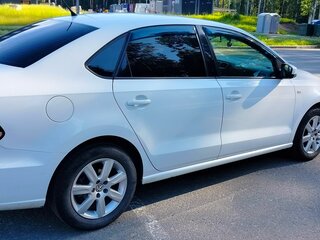 2016 Volkswagen Polo V Рестайлинг, белый, 800000 рублей, вид 4