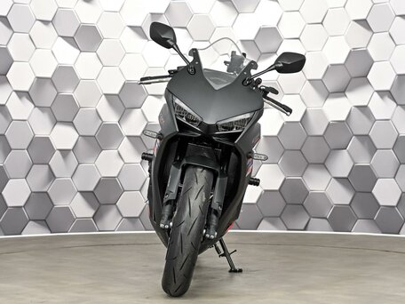 2025 Honda CBR 650R, чёрный, 1239000 рублей, вид 5