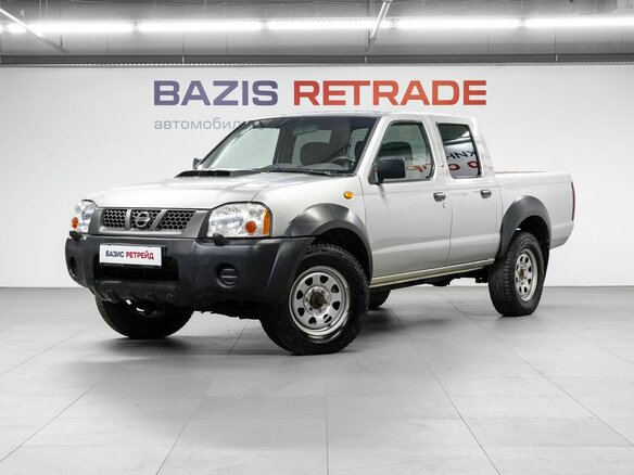 2010 Nissan NP300, серебристый, 1040000 рублей