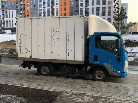 2010 Isuzu Elf (N-series), голубой, 880000 рублей, вид 3