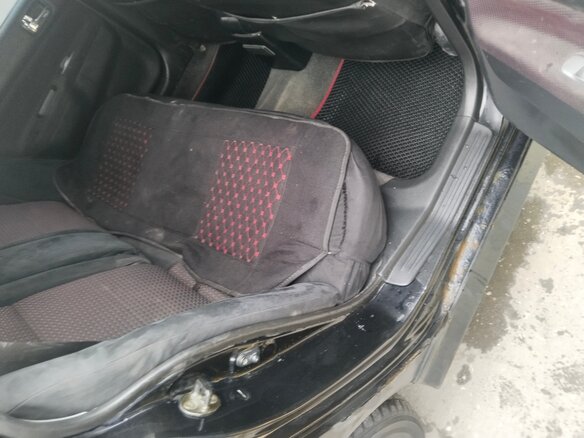 2001 Mitsubishi Lancer Cedia IX, чёрный, 200000 рублей - вид 10
