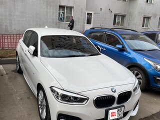 2017 BMW 1 серии 118i II (F20/F21) Рестайлинг 2, белый, 2200000 рублей, вид 1