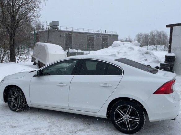 2018 Volvo S60 II Рестайлинг, белый, 2000000 рублей - вид 6