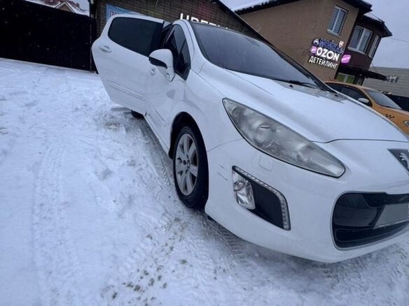 2011 Peugeot 308 I Рестайлинг, белый, 520000 рублей - вид 9