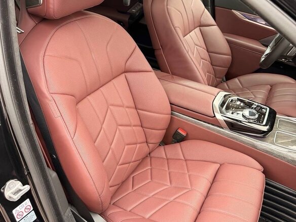 2024 BMW 7 серии 740i xDrive VII (G70), чёрный, 13350000 рублей - вид 9