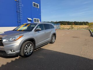 2014 Toyota Highlander III (XU50), серебристый, 2790000 рублей, вид 2