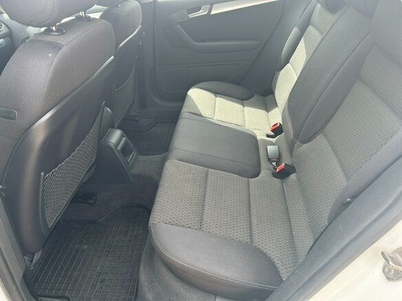 2010 Audi A3 II (8P) Рестайлинг 2, белый, 750000 рублей - вид 11
