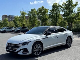 2023 Volkswagen Passat CC 380 TSI II Рестайлинг, белый, 2906788 рублей, вид 1