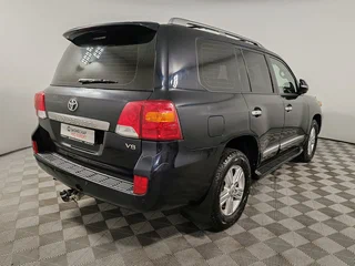 2015 Toyota Land Cruiser 200 Series Рестайлинг 1, чёрный, 4049000 рублей, вид 5