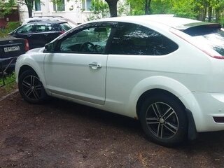 2011 Ford Focus II Рестайлинг, белый, 500000 рублей, вид 2