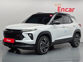 2024 Chevrolet TrailBlazer III Рестайлинг, белый, 2295000 рублей, вид 1