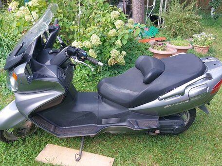 2009 Suzuki Burgman (SkyWave) 650, серебристый, 400000 рублей, вид 1