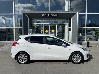 2017 Kia Ceed II Рестайлинг, белый, 1309000 рублей, вид 4