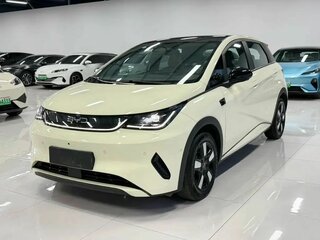 2025 BYD Dolphin 45.12 kWh I Рестайлинг, белый, 1455555 рублей, вид 3