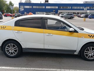 2017 Kia Rio IV, белый, 555000 рублей, вид 3