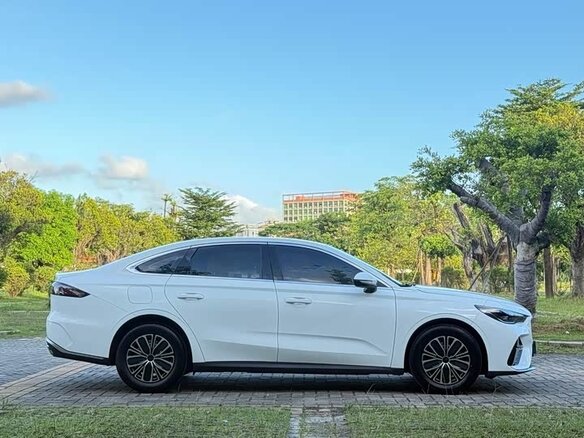 2026 Geely Emgrand III, белый, 1190000 рублей - вид 9
