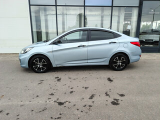 2011 Hyundai Solaris I, синий, 506000 рублей, вид 3