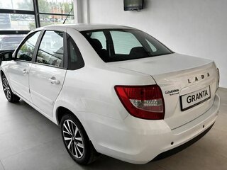 2026 Lada (ВАЗ) Granta I Рестайлинг, белый, 1131000 рублей, вид 4