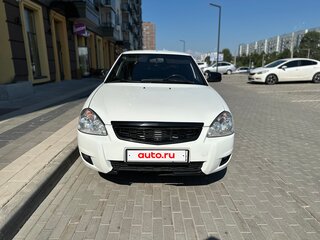 2017 Lada (ВАЗ) Priora I Рестайлинг, белый, 400000 рублей, вид 2
